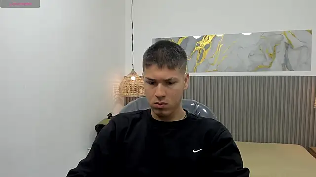 AlessandroFranco online show from April 14, 1:27 pm