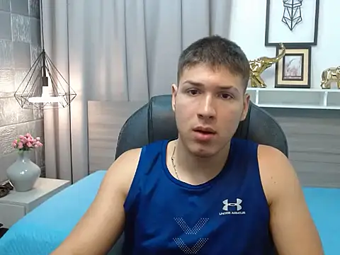 AlessandroFranco online show from April 25, 5:21 pm