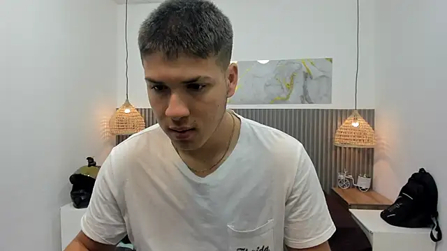 AlessandroFranco online show from May 8, 1:48 pm