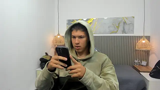 AlessandroFranco online show from May 4, 1:14 pm