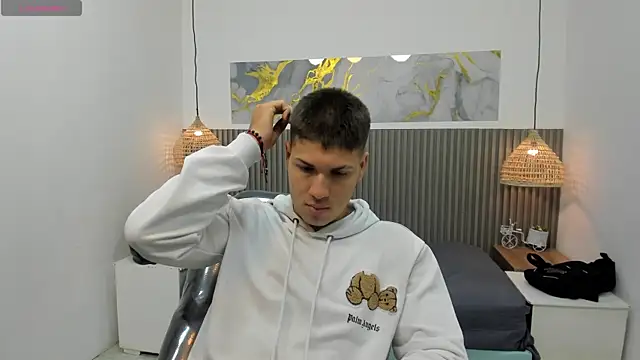 AlessandroFranco online show from May 5, 1:14 pm