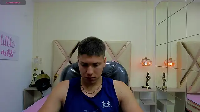 AlessandroFranco online show from May 23, 1:21 pm