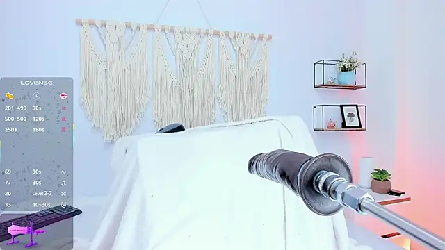 alexaa lovely online show from April 21, 2:23 pm