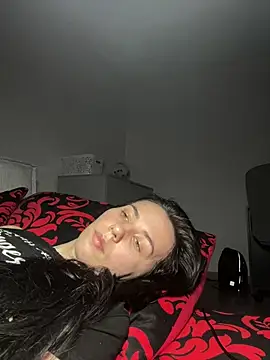 Oliviyaa kiss  online show from March 10, 11:53 pm