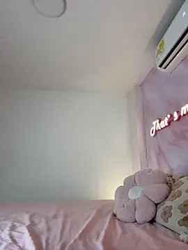 Adalyn Cute online show from May 21, 11:40 am