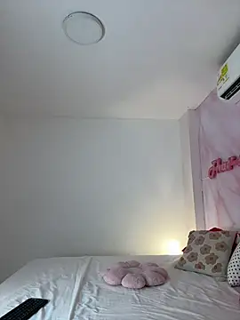 Adalyn Cute online show from April 22, 6:58 pm