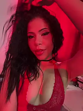 MiaReidd online show from April 9, 2:12 pm