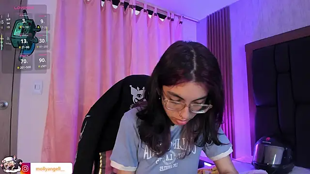 Molly A online show from June 9, 3:02 pm