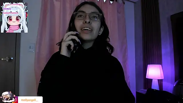 Snapshot of Molly_A chatting on April 21, 2:45 pm Molly A online show from April 21, 2:45 pm