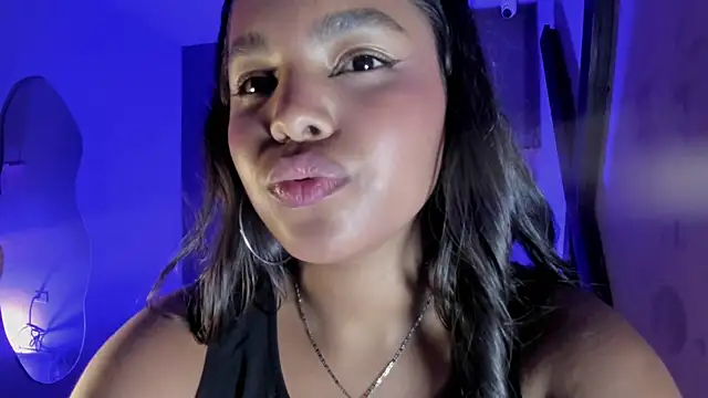 Snapshot of ZoeyMonroe_ chatting on May 29, 3:01 am ZoeyMonroe online show from May 29, 3:01 am