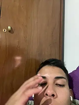 LeiAaron9810 online show from March 17, 12:13 am