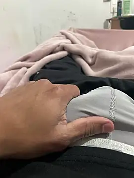 LeiAaron9810 online show from March 11, 11:21 pm