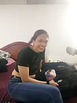 Alisson-Miller online show from April 13, 8:02 pm