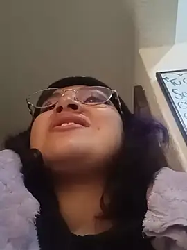 Snapshot of Liily_Foxxy chatting on May 21, 10:45 am Liily Foxxy online show from May 21, 10:45 am