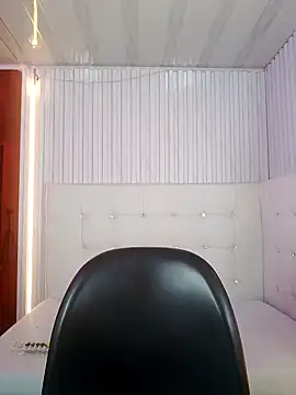 Kittylatina  online show from April 23, 9:27 am