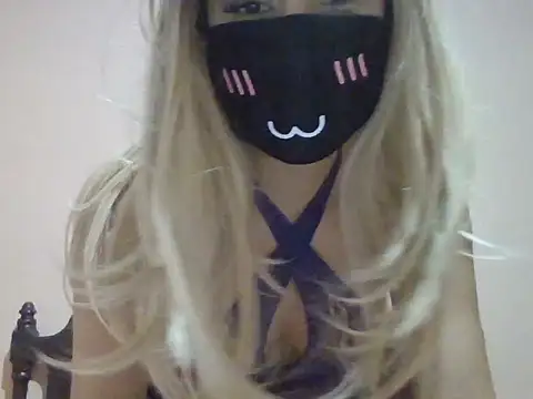 Vikkyy69 online show from June 6, 1:44 am