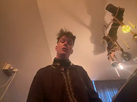 maniackle online show from April 26, 4:32 am