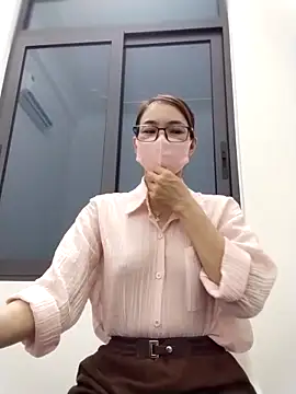 Mai phuong online show from April 1, 1:30 am