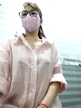 Mai phuong online show from April 22, 9:10 pm