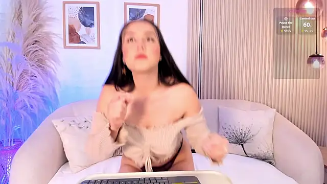 Juli jaramillo online show from March 14, 12:00 pm