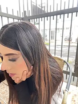 Electra Pinkk online show from March 30, 1:45 pm