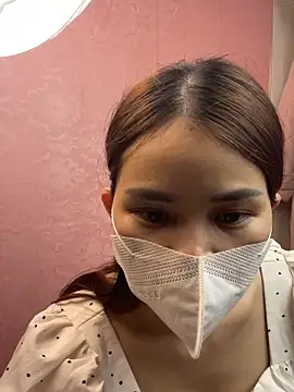 Emma 2603 online show from April 3, 1:39 pm