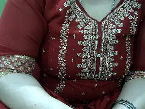 HouseWife4466 online show from March 10, 5:33 am