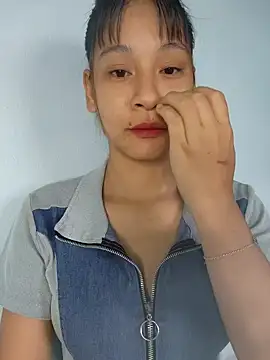 Snapshot of -Hicici- chatting on July 12, 11:05 pm -Hicici- online show from July 12, 11:05 pm