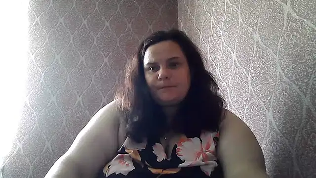 DollyGersonn online show from June 10, 8:04 am