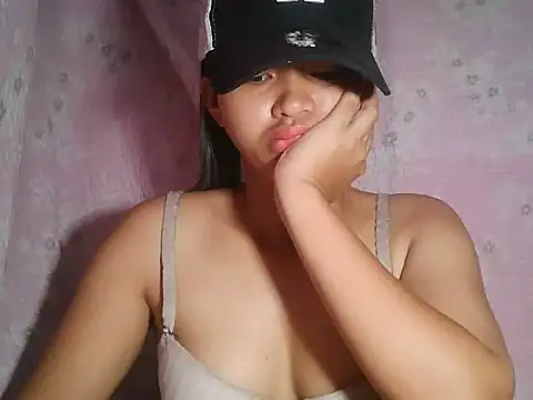 SAM SMILE XOXO online show from April 3, 12:50 am