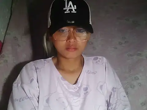 SAM SMILE XOXO online show from March 25, 11:58 pm