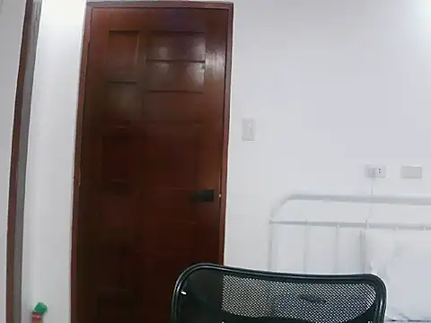 sexiesteyess online show from April 26, 12:52 am