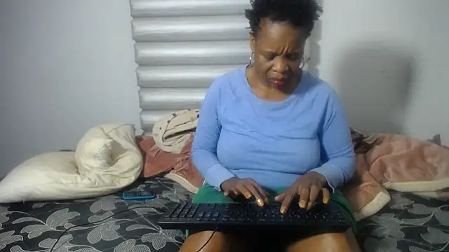 JoycyQueen online show from May 3, 4:54 pm