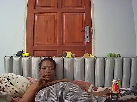 JoycyQueen online show from March 31, 6:32 pm