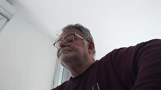 oura online show from May 22, 6:44 am