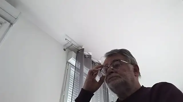 oura online show from May 24, 6:46 am