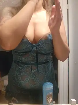 NicolePearl online show from June 4, 12:59 am