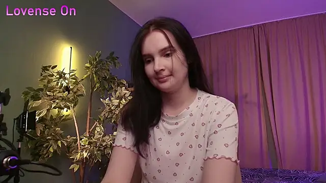 Kristen Bellle online show from May 16, 12:53 am