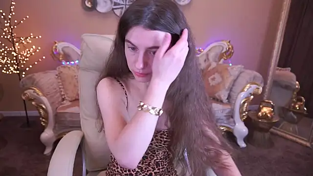 LittleJulii online show from March 19, 3:45 pm