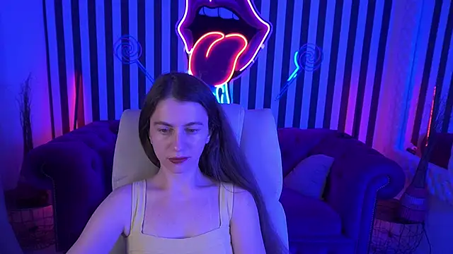 LittleJulii online show from April 25, 7:44 pm