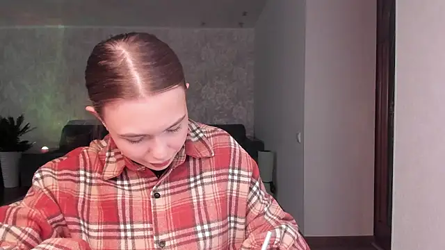 kittiangel00 online show from April 9, 4:25 am