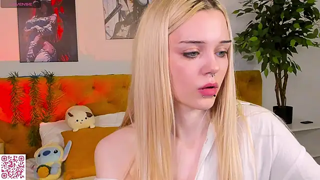 Snapshot of Mimi_angels chatting on June 1, 1:17 am Mimi angels online show from June 1, 1:17 am