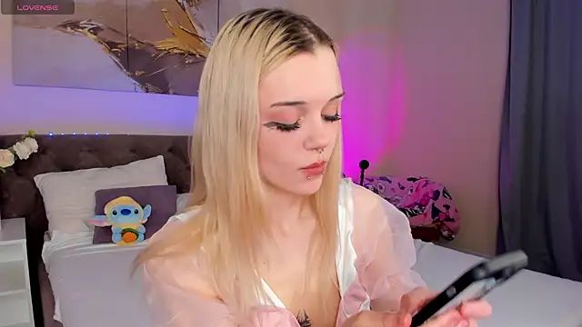 Mimi angels online show from April 11, 1:02 am