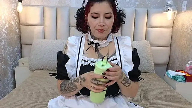 Snapshot of LadyMiax chatting on June 16, 4:01 am LadyMiax online show from June 16, 4:01 am