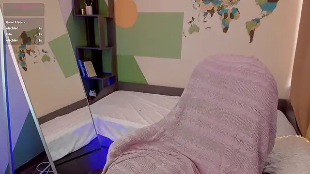 Pretty Victoria online show from April 6, 6:36 am