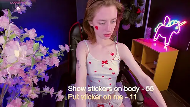 Pretty Victoria online show from May 8, 5:55 am