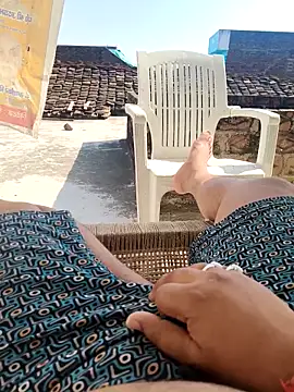 Desii rockstarr online show from March 26, 4:00 am