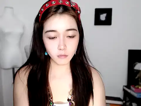 WQueen online show from April 2, 10:33 am