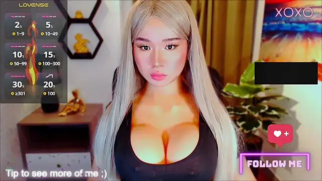 xBigSurpriseLorainex online show from March 29, 1:07 am