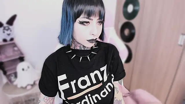 shes creepy online show from May 5, 8:28 am